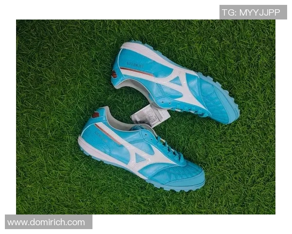 追随足球明星的脚步揭秘同款足球鞋的魅力与选择技巧